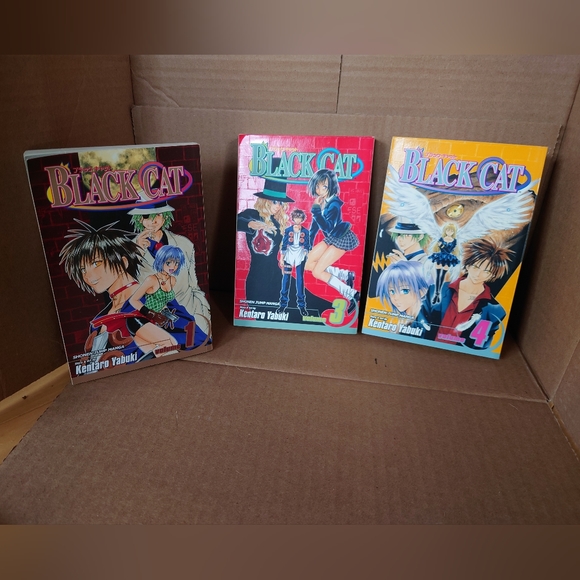 Manga: Black cat vol 1, 3-5, and 7 - Picture 2 of 3